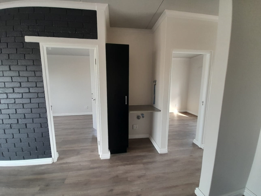 To Let 2 Bedroom Property for Rent in Buh Rein Estate Western Cape